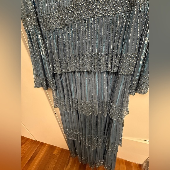 NWT | Mac Duggal 5442 Blue Emblemished Bell Sleeve Tiered Gown Size 16 - Picture 6 of 17